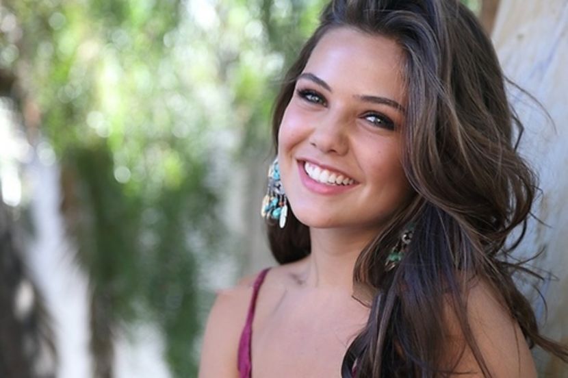 large (44) - danielle campbell