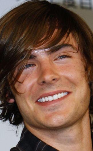 Zac_Efron_1242581099 - Zac_Efron