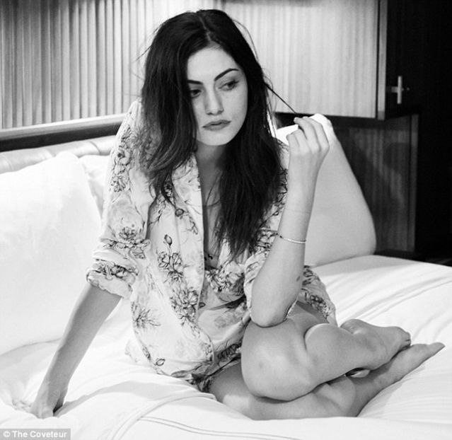 258E485A00000578-2948666-image-m-187_1423631216233 - phoebe tonkin