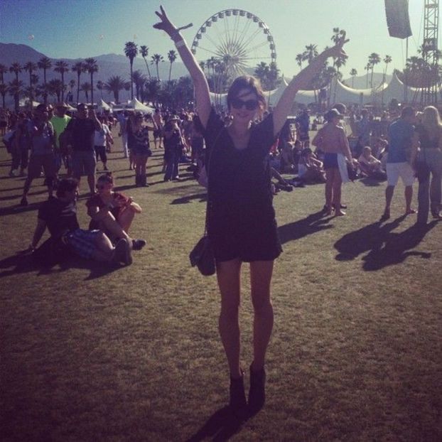 854429-1_og - phoebe tonkin