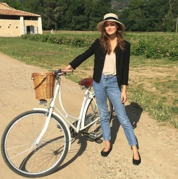 large (14) - phoebe tonkin