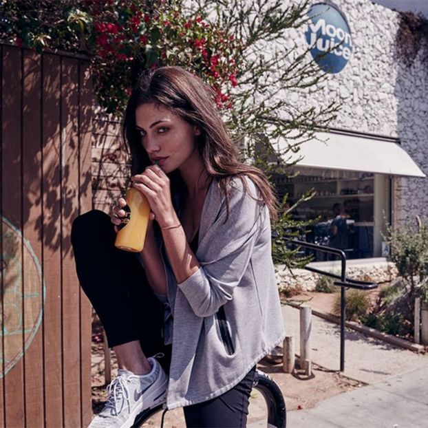 Snacks - phoebe tonkin