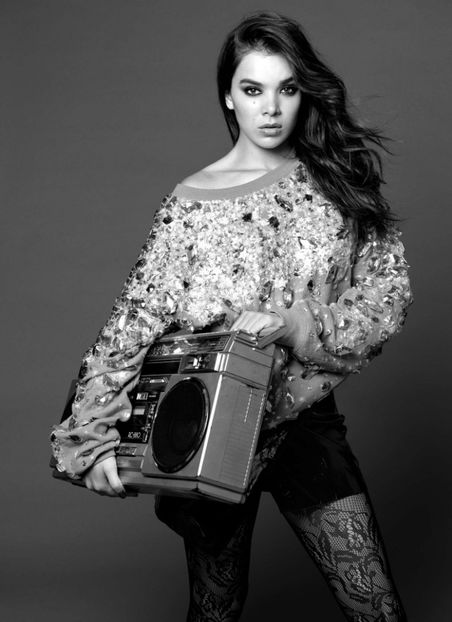 Hailee-Steinfeld--Fashion-Canada-2017--08 - hailee steinfelddd