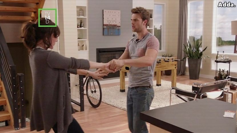 - *o ridica, era si el deja putin ametit dupa ce bause cateva pahare, o trage spre ringul de dans+ - xo - Episode 03