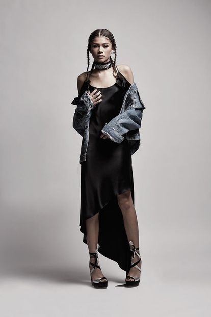 5Zendaya-covers-footwer-News-September-2016 - zendaya