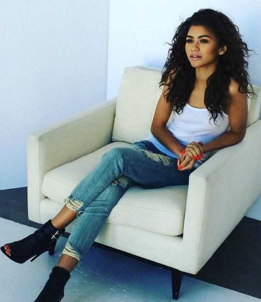 4956e02b87a1b551a5eb7d97361380d3 - zendaya