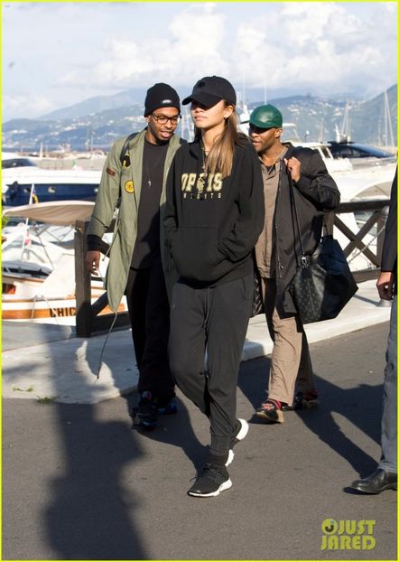 zendaya-sightsees-around-italymytext01mytext - zendaya