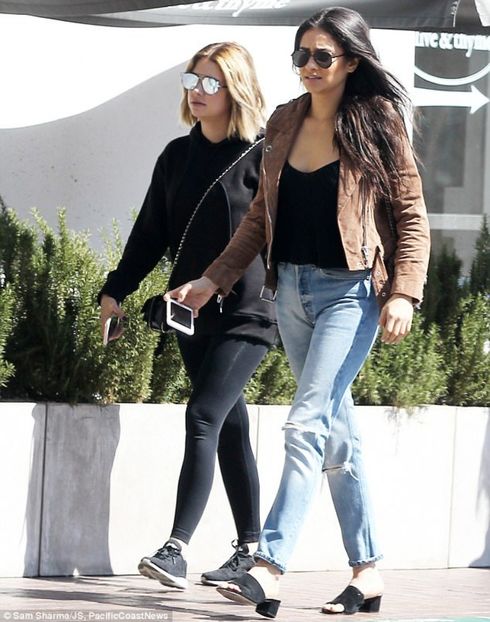 3E9AF5FA00000578-0-image-m-80_1490403791019 - shay mitchell
