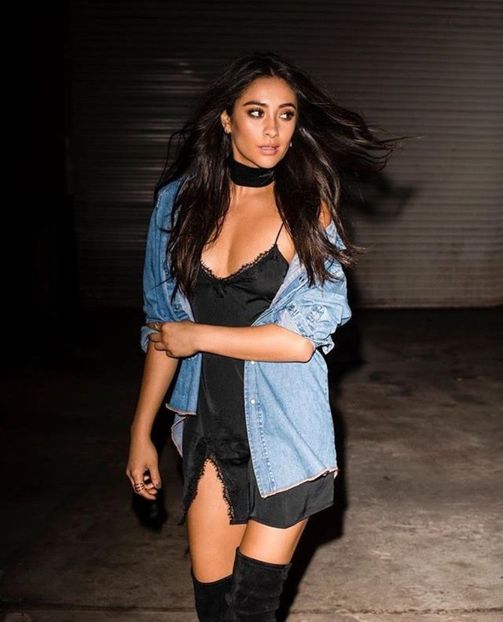 467e8ce5806e7990c28c70701c49ca21 - shay mitchell