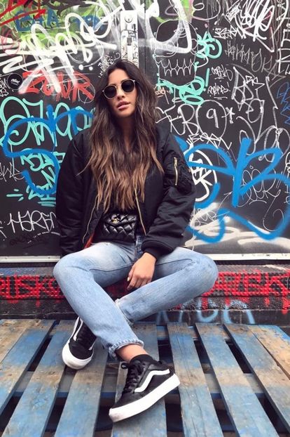 Shay-Mitchell-@shaymitchell-2017-05-04_L1hVOHZuSDBqaC1WX21JQUNoZFdqMk1YalZMTT0vOTB4MDo5OTB4MTM1MC82N - shay mitchell