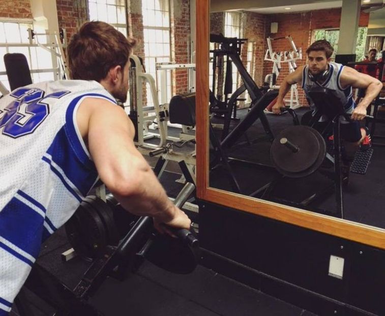 CiMRerFWwAAZ8sY - nathaniel buzolic
