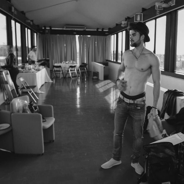 CkImgzlXIAArPZH - nathaniel buzolic