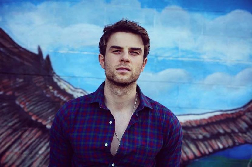 CribIvNWEAAMY6p - nathaniel buzolic