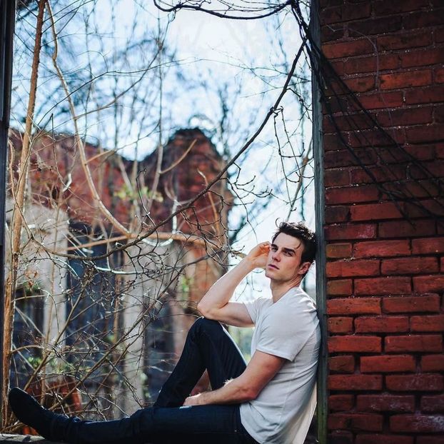 Cys-UoHXEAMfOLJ - nathaniel buzolic