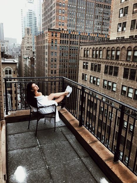 C4fCAHHUMAAgxFK - danielle campbell
