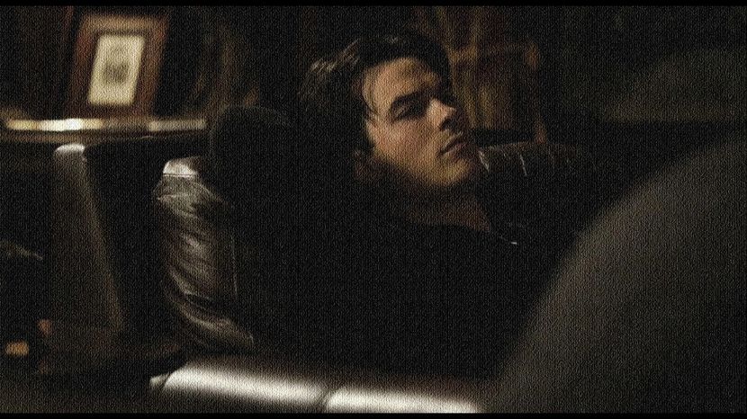 ━  Pufneşte amuzat când vede cât de repede reuşise să-i atragă atenţia, însă nu-i răspunde - 05 x you ll never be alone again