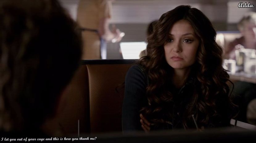 》 continuare, acoperindu-și acum gura cu mâna, apoi după ce acesta comandă se uită+ - 05 x you ll never be alone again