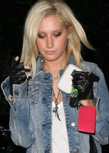 ashley-tisdale-coafor-6-520x725