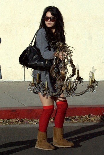 vanessa-hudgens-carciun-11-520x776