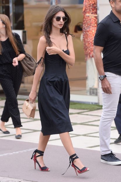 large (23) - emily ratajkowski