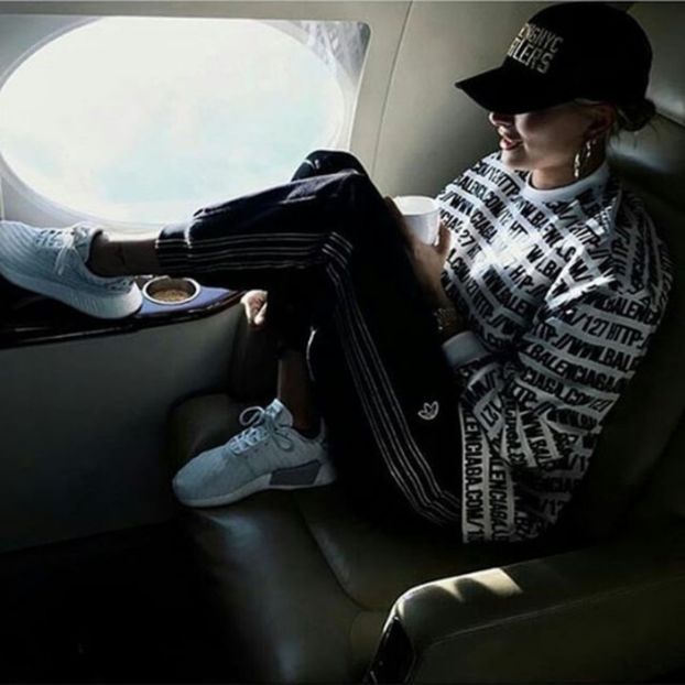 large (8) - hailey baldwin