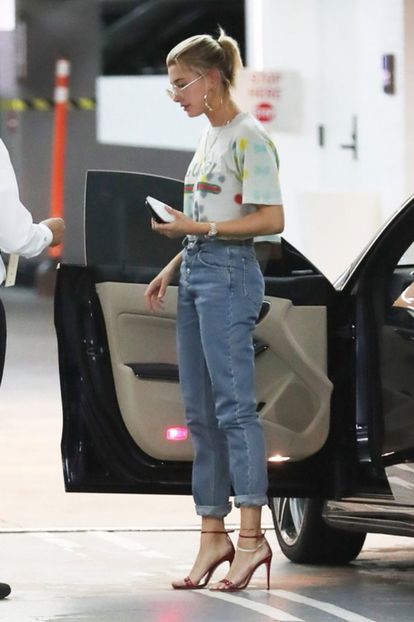large (25) - hailey baldwin