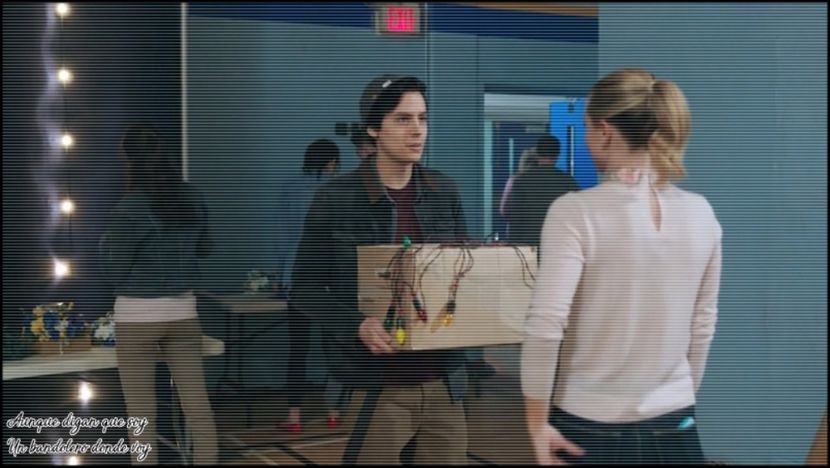 ◆. #Intră în camera Clarei cu o sticlă de şampanie în mână şi cu zâmbetul pe buze ❝ Pregătită ;+ - 05 x you ll never be alone again