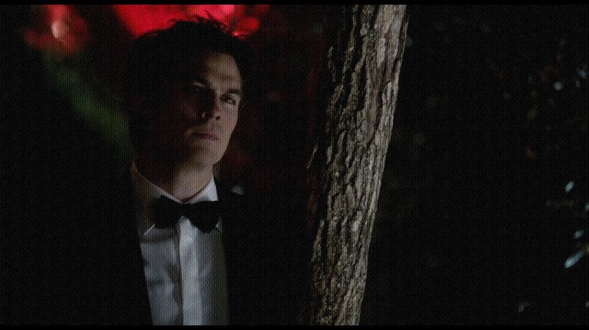 ━ Ridică o sprânceană şi-şi arcuieşte colţul gurii la prima ei remarcă, trecându-şi din reflex o mân - 05 x you ll never be alone again