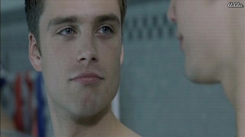 》 *își dă ochii peste cap* Și cum o să faci rost de programul acela, Einstein? - 05 x you ll never be alone again