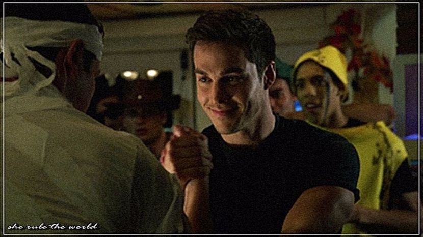 ∵∴ʷ͠ʳ͠ᵉ͠ᵃ͠ᵏ ͠ʰ͠ᵃ͠ᵛ͠ᵒ͠ᶜ͠ ❜☇ * Pentru că nu se putea abține, din a face pe superiorul ridică o - 05 x you ll never be alone again