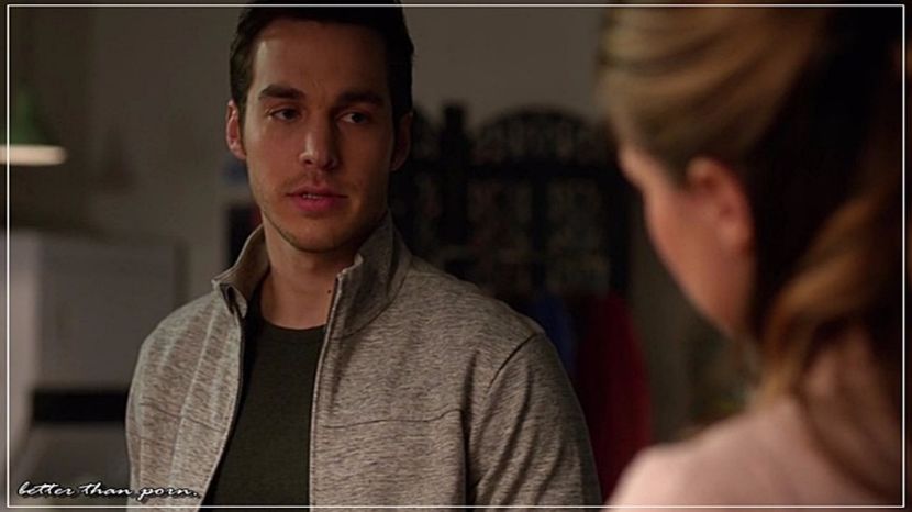 ∵∴ʷ͠ʳ͠ᵉ͠ᵃ͠ᵏ ͠ʰ͠ᵃ͠ᵛ͠ᵒ͠ᶜ͠ ❜☇ * Observă și el mica schimbare, așa că adaugă. * Și ei sunt dușamni - 05 x you ll never be alone again