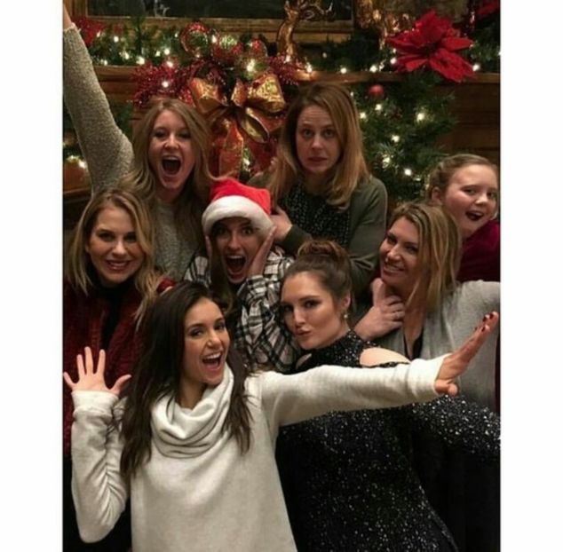 large (73) - nina dobrev