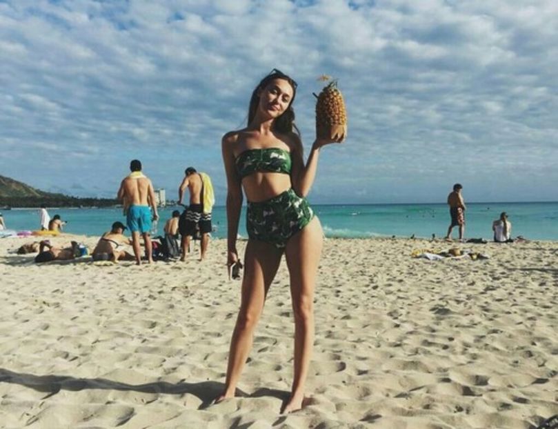 large (14) - alycia debnam
