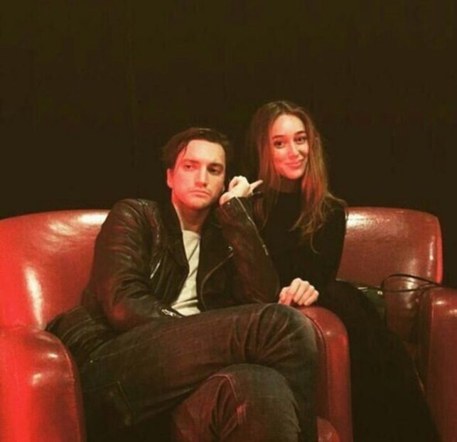 large (18) - alycia debnam