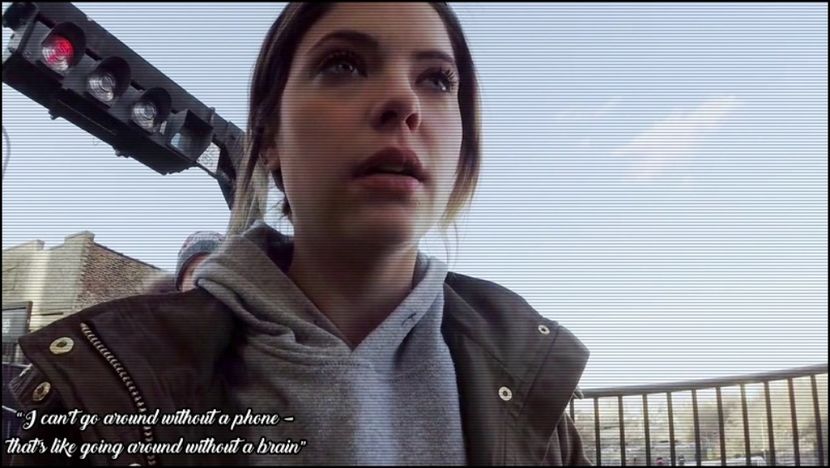 [cl][#intra in aeroport verificand ceva pe telefon , trage de ruxac sa il puna pe ambii umeri si - 05 x you ll never be alone again