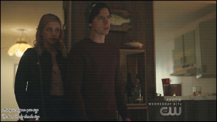 ◆. ❝Bineînţeles, sper doar să nu mă încurc.❞ ¤îşi maschează râsul în timp ce îi dă o şuviţă după ure - 05 x you ll never be alone again