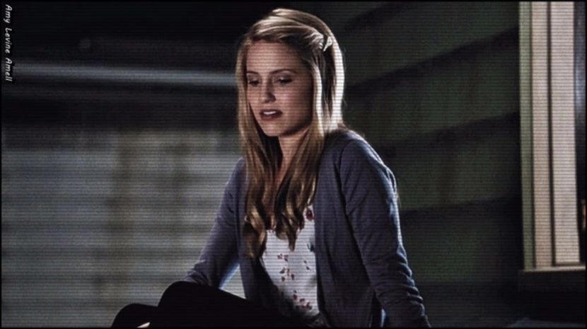 ✚ # se apropie de el si il strange in brate de ls spate;(click - 05 x you ll never be alone again