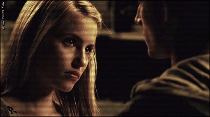 ✚ # zambeste trist si isi lasa capul moale in palmele lui;(clivl - 05 x you ll never be alone again