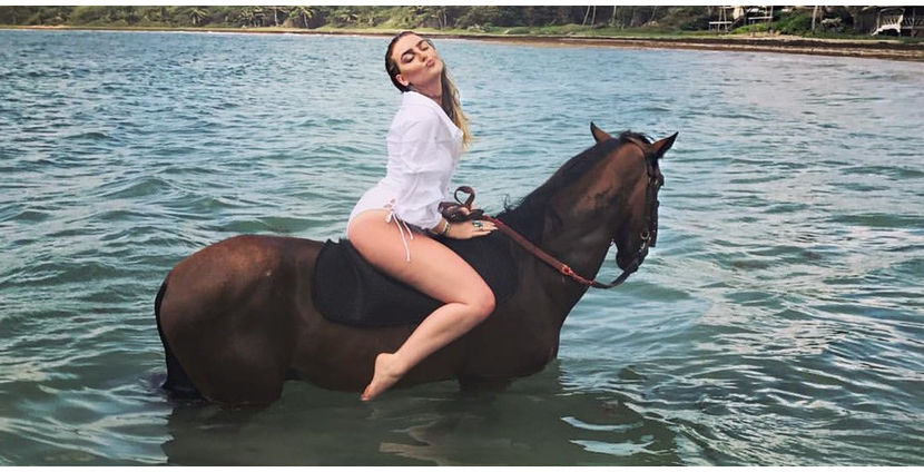 24.i͟͟͞͞u͟͟͞͞n͟͟͞͞i͟͞e͟͞.2017 - private show