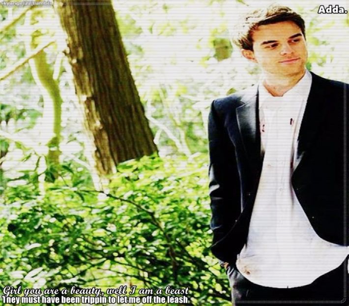 》*venea din pădure plin de sâ-nge la gură, când o vede pe nepoată-sa se șterge repede + - 01 x welcome to mystic falls