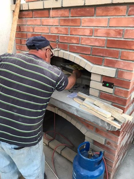 BV13 - MULTIFUNCTIONAL CU CUPTOR SI GRATAR LA BRASOV IZVOR