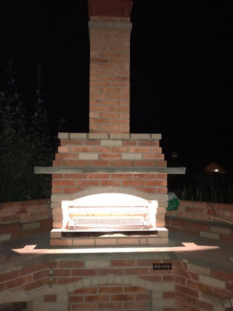 BV46 - MULTIFUNCTIONAL CU CUPTOR SI GRATAR LA BRASOV IZVOR