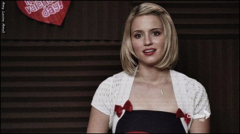 # intra in casa,strigand dupa Amelia sau Harrison sa(click - 05 x you ll never be alone again