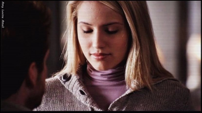 ✚# zambeste si o strange in brate,dar ii piere brusc zambetul(click - 05 x you ll never be alone again