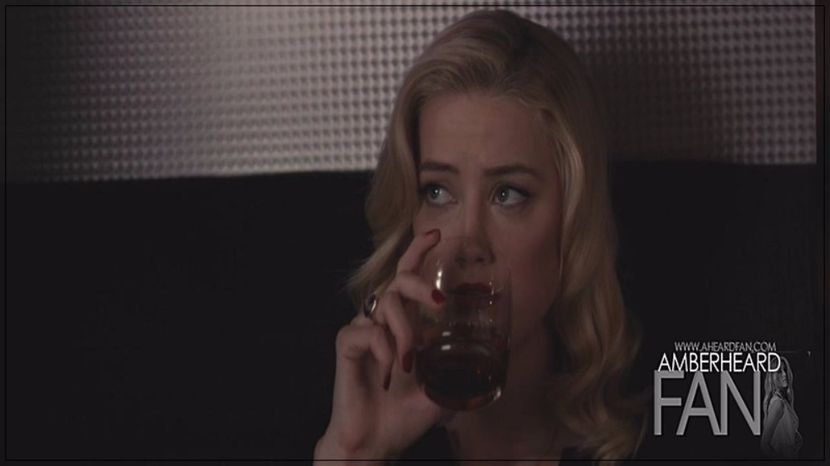 ∵∴ʷ͠ʳ͠ᵉ͠ᵃ͠ᵏ ͠ʰ͠ᵃ͠ᵛ͠ᵒ͠ᶜ͠ ❜☇ * Se uită după chelnăr și soarbe din pahar apoi revine la el. * Nu știu - 05 x you ll never be alone again