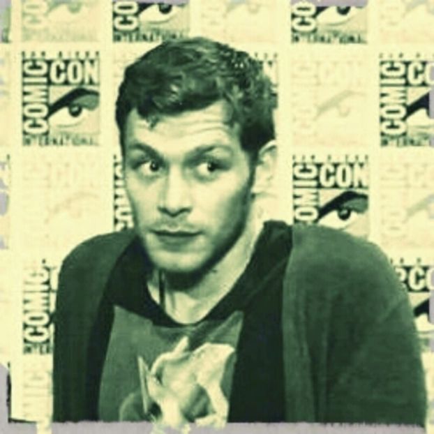 ♦; *se tranteste jos si incepe sa numere firele de iarba unul cate unul si ia o atitudine zen* - 01 x welcome to mystic falls