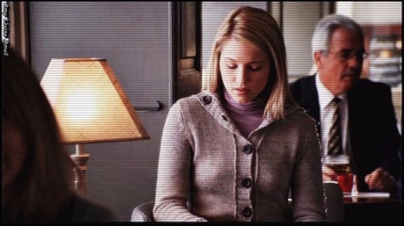 ✚ urmata de o poza cu Oliver si Amelia sarutandu-se in timp ce(click - 06 x gonna end up behind bars