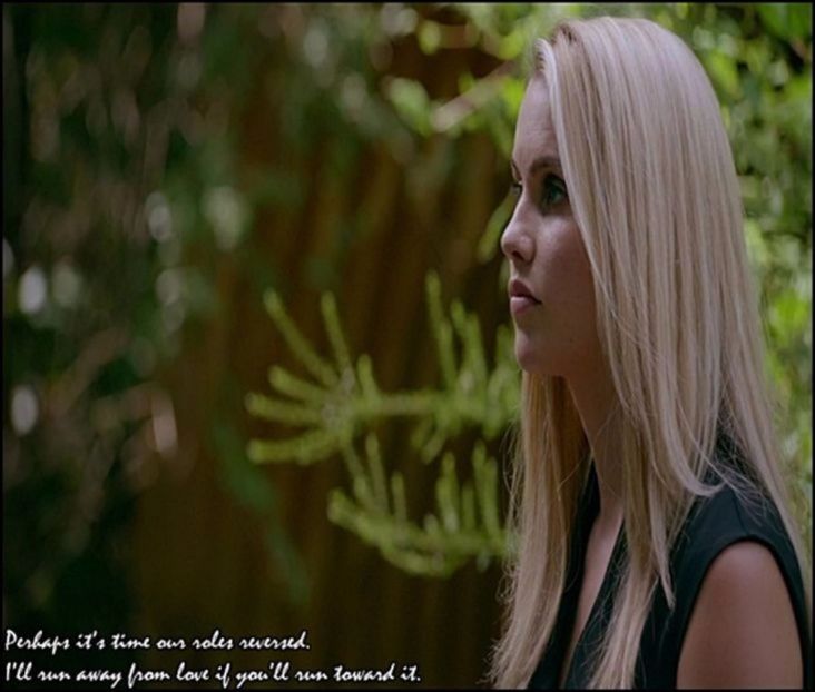 → Eric parcă, nu? ;) Numele meu este Rebekah !! #Eric Sper să nu o cl. - 01 x welcome to mystic falls