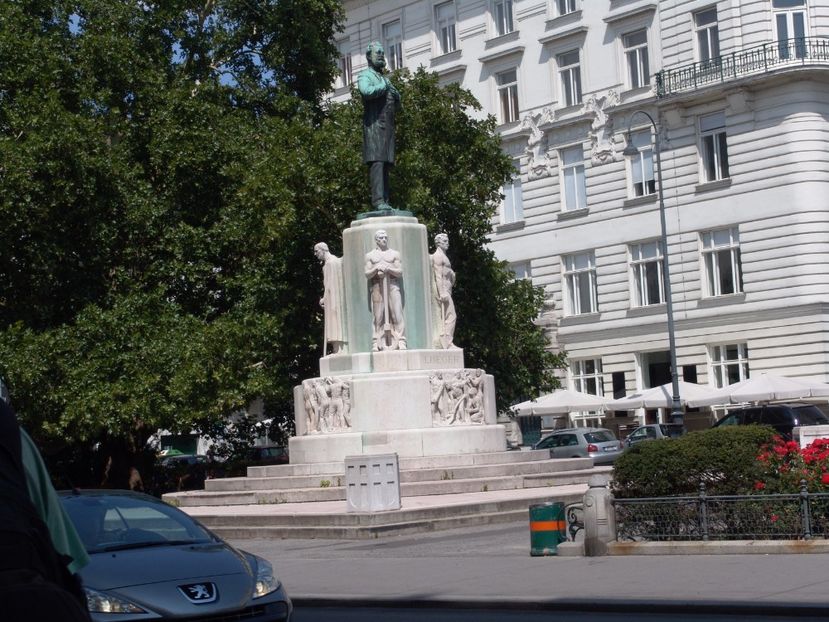  - 2009 PRIMUL OBIECTIV VIENA