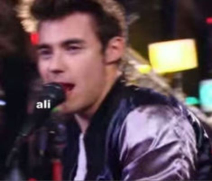 107275092_IIRGDRK3 - 01 aconcert